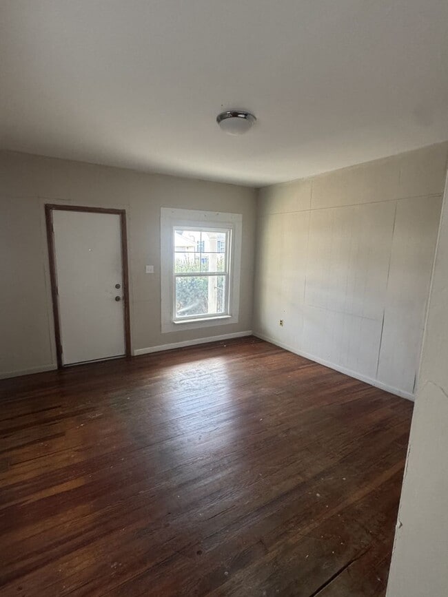 Photo - 263/265 S HEDGES ST Apartment