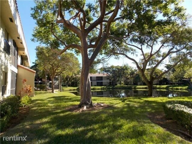 Building Photo - 2 br, 2 bath Apartment - 2465 NW 49th Ter