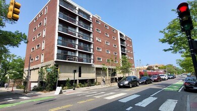 Building Photo - 1643 Cambridge St