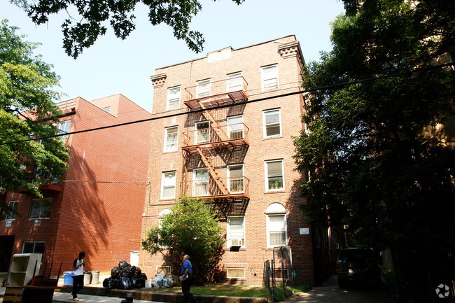 Building Photo - 143-21 Bowne St