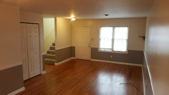 Building Photo - 469 Bramblewood Ln