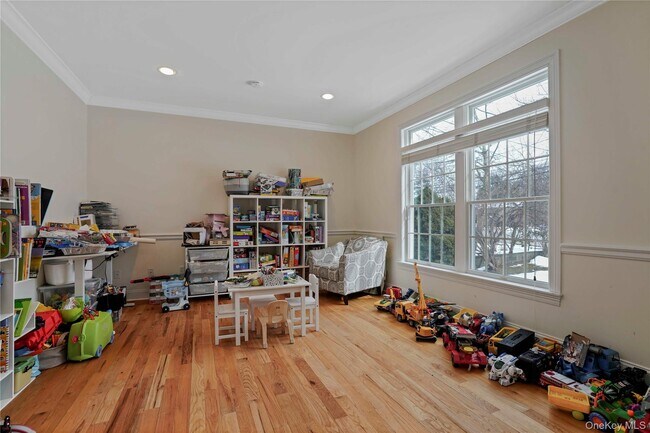 Foto del edificio - 484 Rosedale Ave