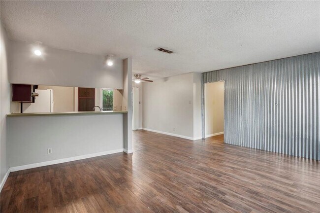 Building Photo - 3300 Dolphin Cove