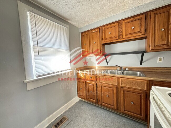 Foto del edificio - 517 Mertland Ave