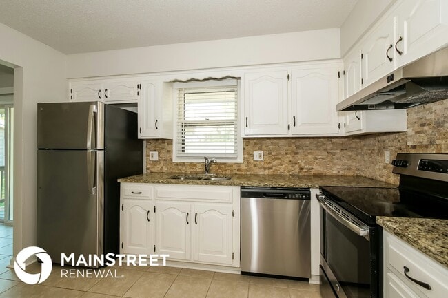 Building Photo - 6924 NW Pleasant View Dr