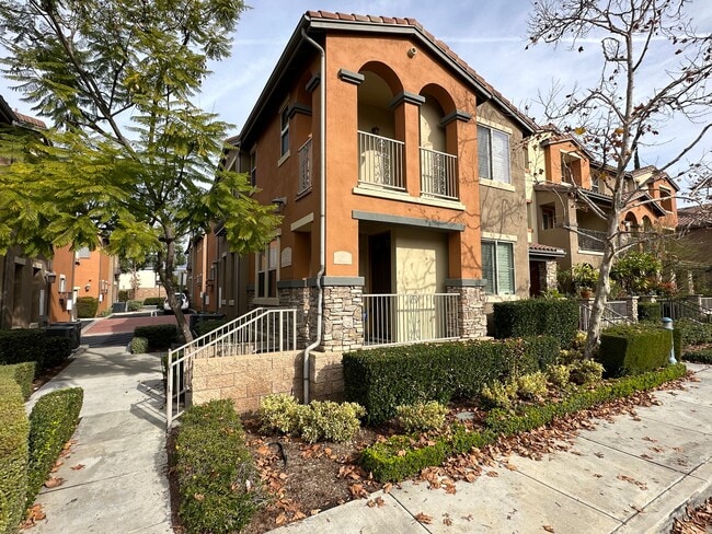 Building Photo - 611 McKenna St