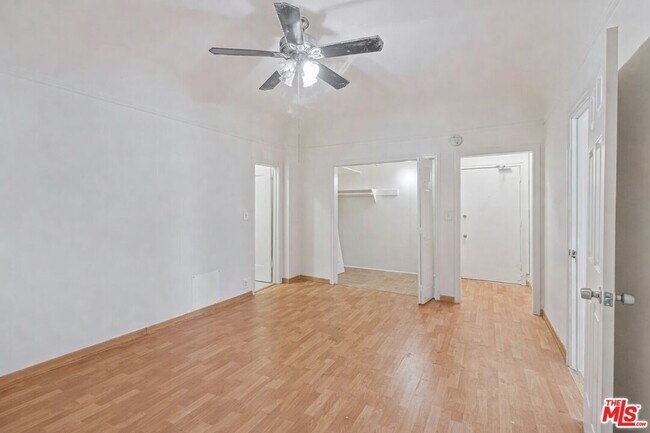 Foto del edificio - 400 S Kenmore Ave