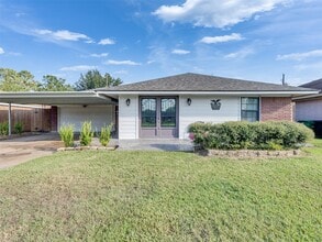 Building Photo - 667 Edgebrook Dr