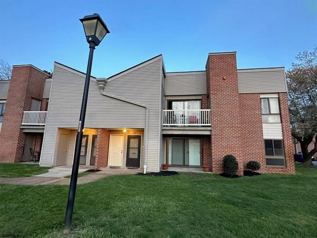 Building Photo - 405 Alpine Ct