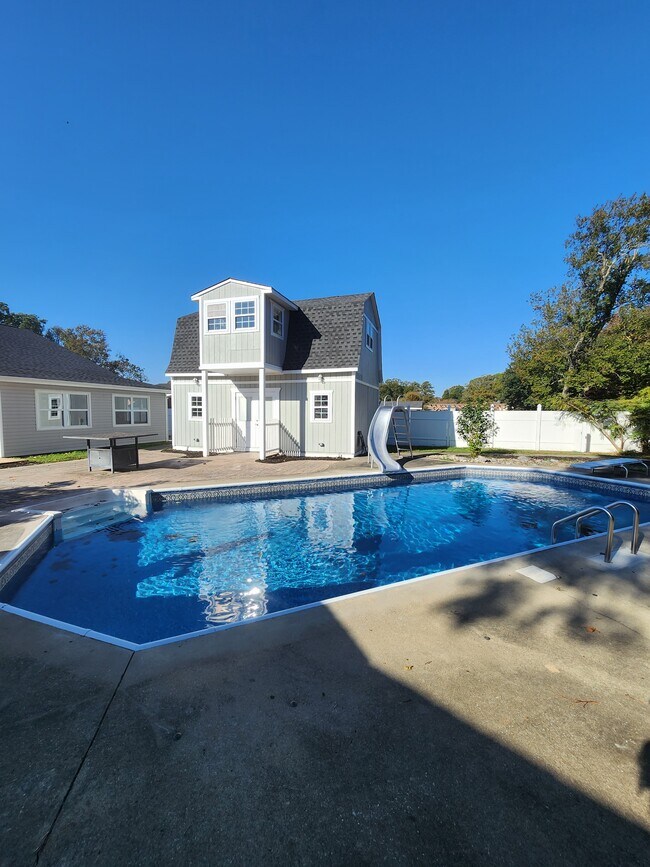 Building Photo - 5532 Forest View Dr