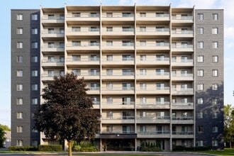 Building Photo - Royal Oak Towers