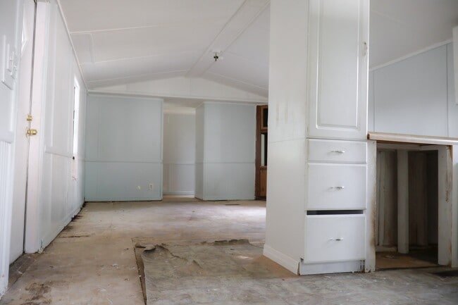 Building Photo - 195 Jonna St