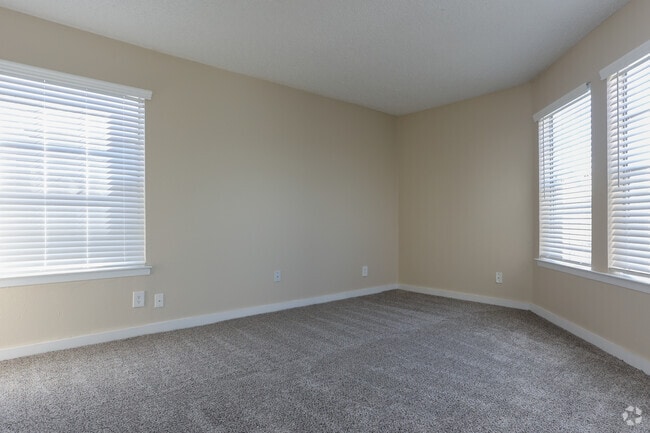 1BR, 1BA - 680SF - Living Room - Summerwood Apartments