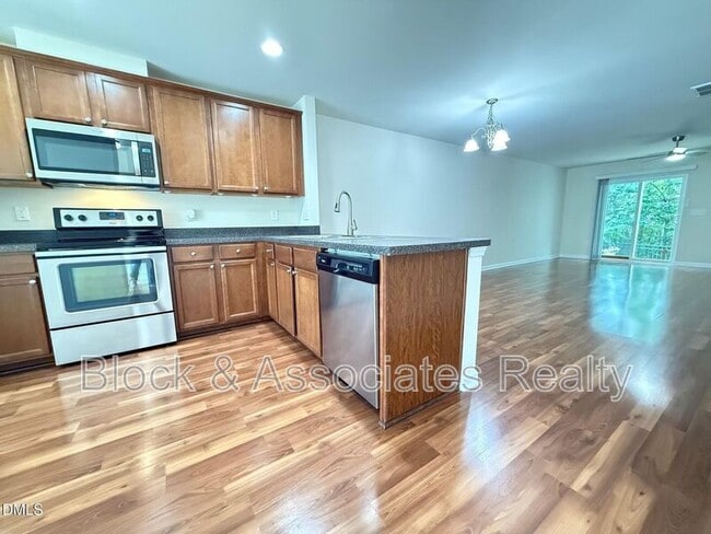Foto del edificio - 8527 Quarton Dr
