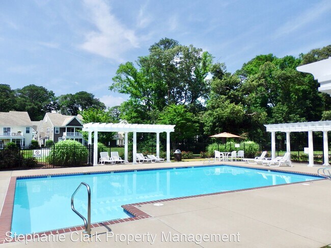 Building Photo - 5 br, 2.5 bath House - 1269 Front Street