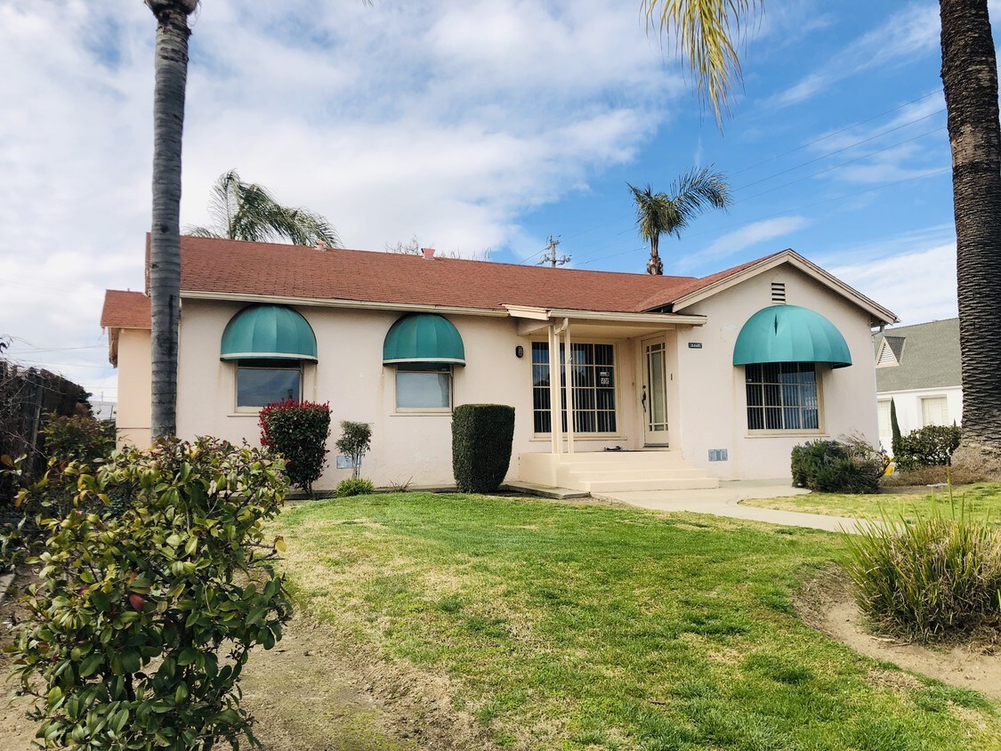 Foto principal - 2447 S McCall Ave