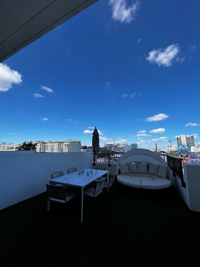 Foto del edificio - 79 NW 31st St