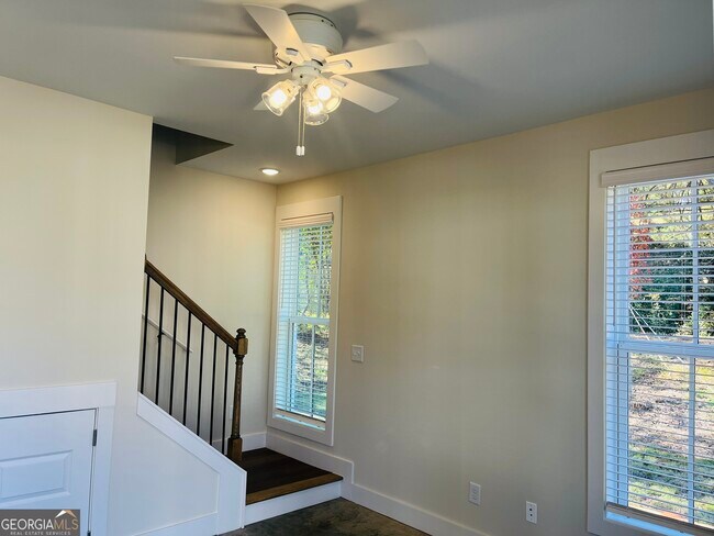 Foto del edificio - 100 Gardenia Ln