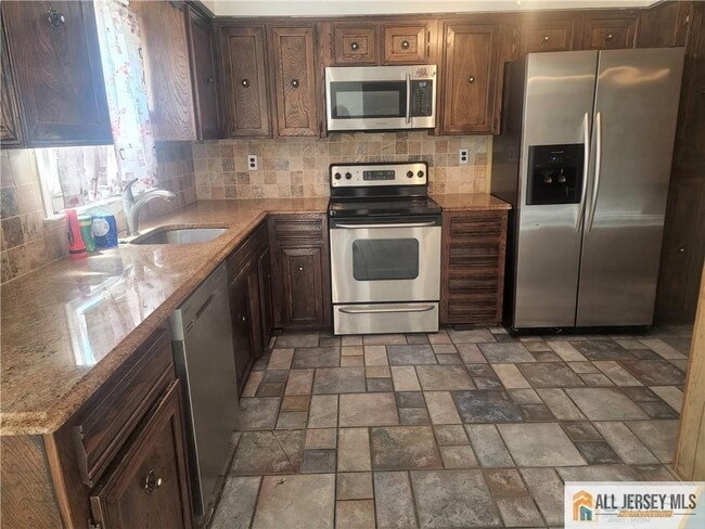 Building Photo - 28 Piccadilly Circus St