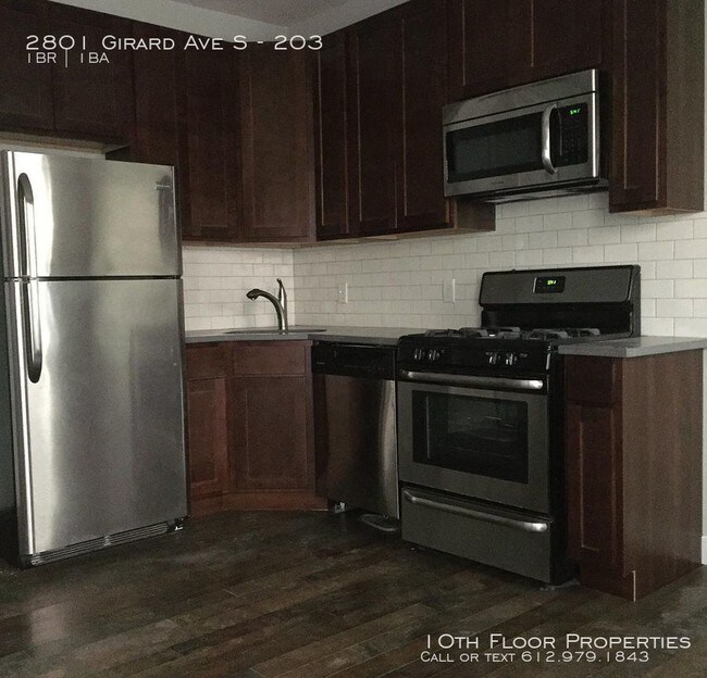 Foto del edificio - 2801 Girard Ave S - 203 - 1 bed, 1 full bath