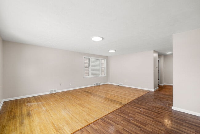 Building Photo - 612 Starin Ave