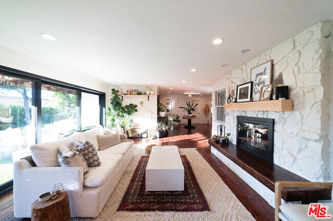 Foto del edificio - 22461 Cass Ave