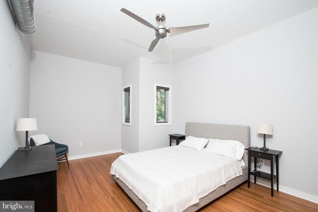 Foto del edificio - 1247 E Columbia Ave