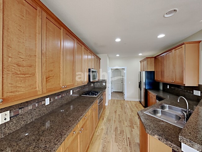 Building Photo - 21507 E Smoky Hill Rd