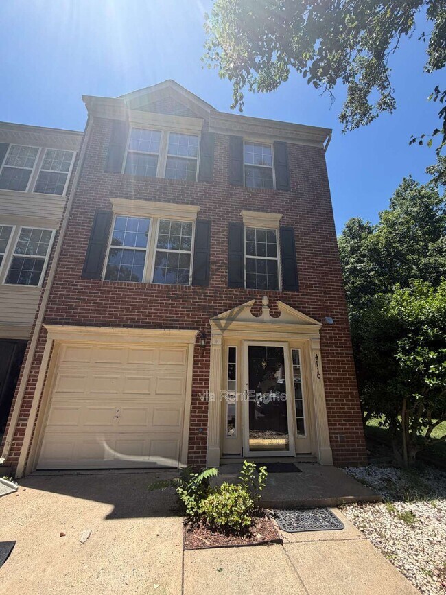 Foto del edificio - 4710 Turnberry Dr