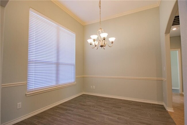 Building Photo - 3203 SW Camden Dr