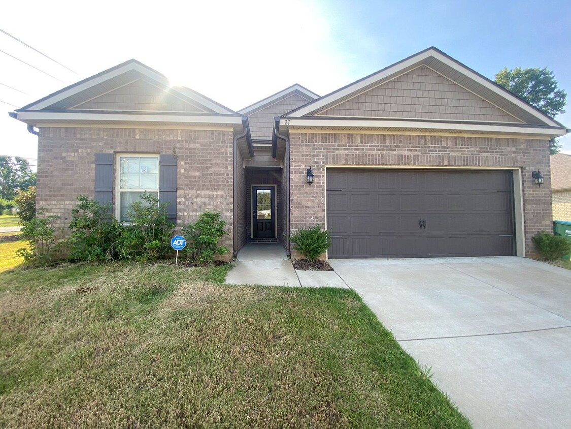 Foto principal - 3 bed 2 bath in Atoka!!! Built in 2019