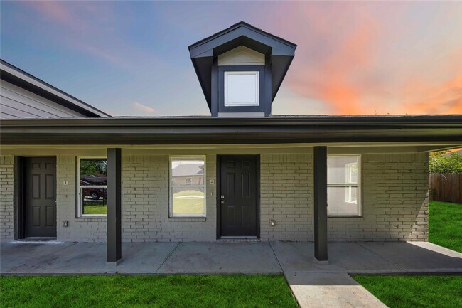 Foto del edificio - 8215 Lawler St
