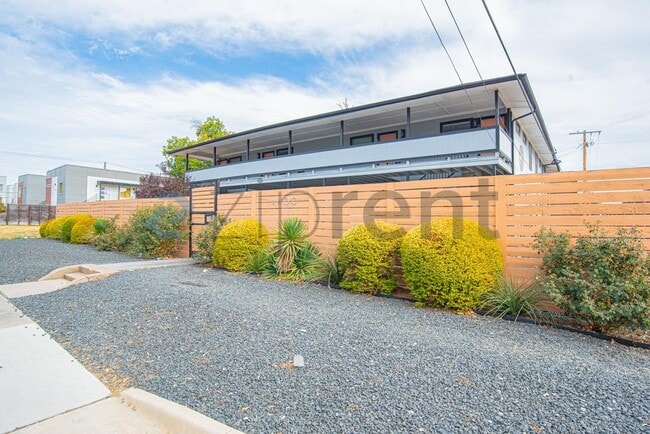 Building Photo - Unit 107