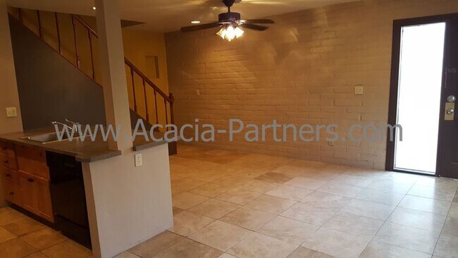 Building Photo - Beautiful Two Bedroom in the Meadows