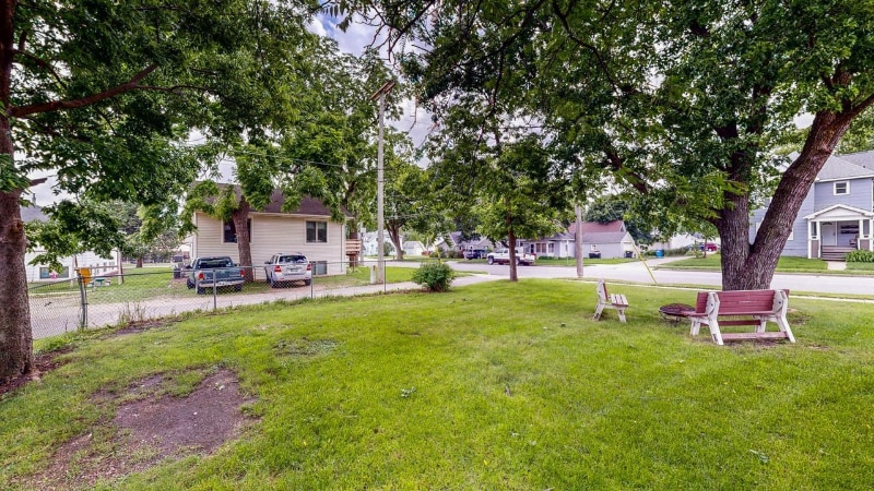 Primary Photo - 620 2nd Ave NW