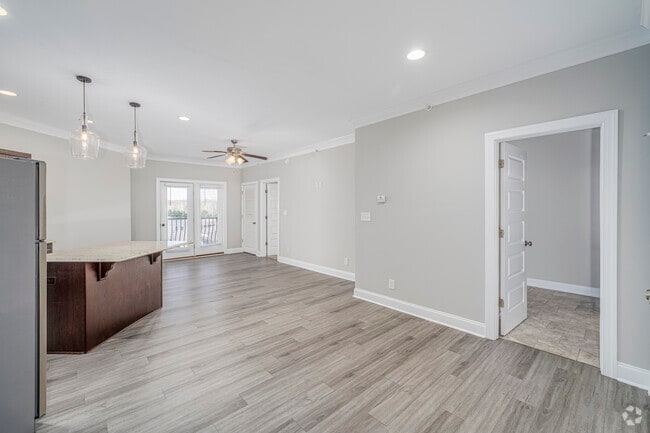 1BR, 1BA - 1,000SF - DIning Room - Cornerstone Lofts