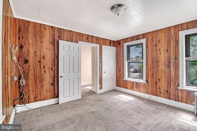 Building Photo - 1778 E State St