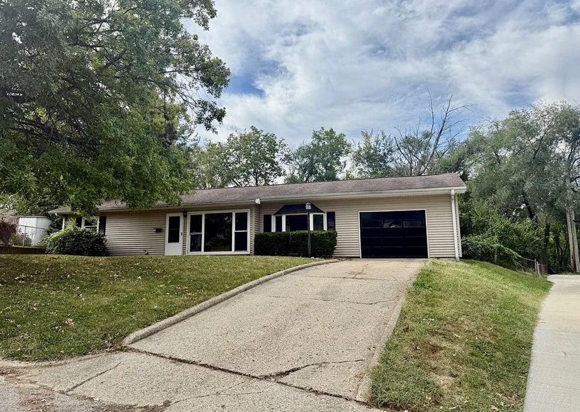 Foto principal - 134 Madison Dr