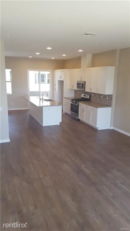 Building Photo - 4 br, 4 bath Townhome - 440 Broadway Dr