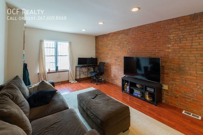 Foto del edificio - Three Bedroom Graduate Hospital Apartment