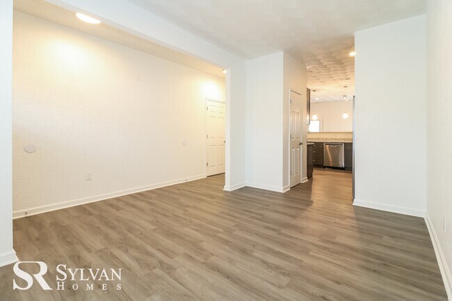 Building Photo - Charming 4BR 2.5BA home that is move-in ready