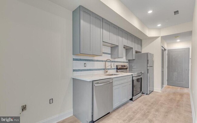 Foto del edificio - 6601 Ridge Ave