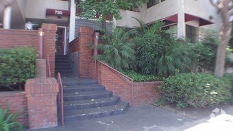 Foto principal - 730 W 4th St