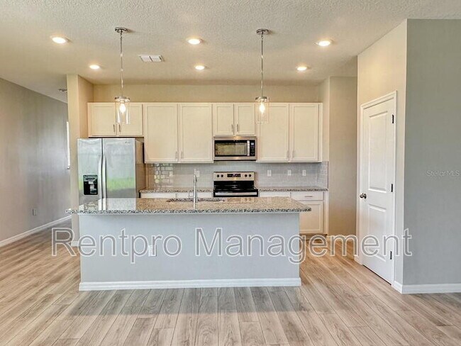 Building Photo - 9409 Baraboo Way