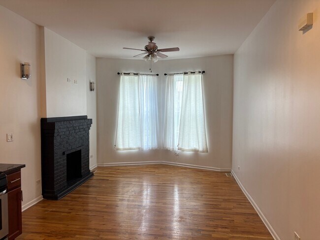 Building Photo - 524 W 78th St