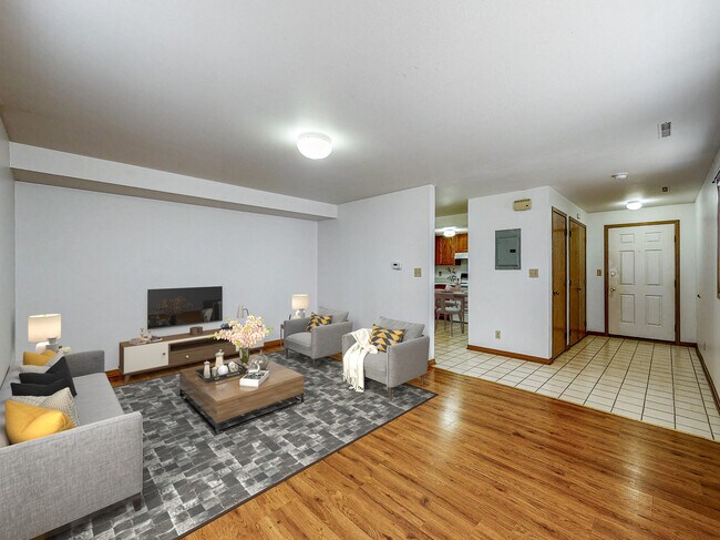 Building Photo - 1007 Lincoln Way