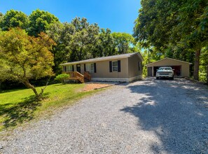 Building Photo - 625 Reed Dr