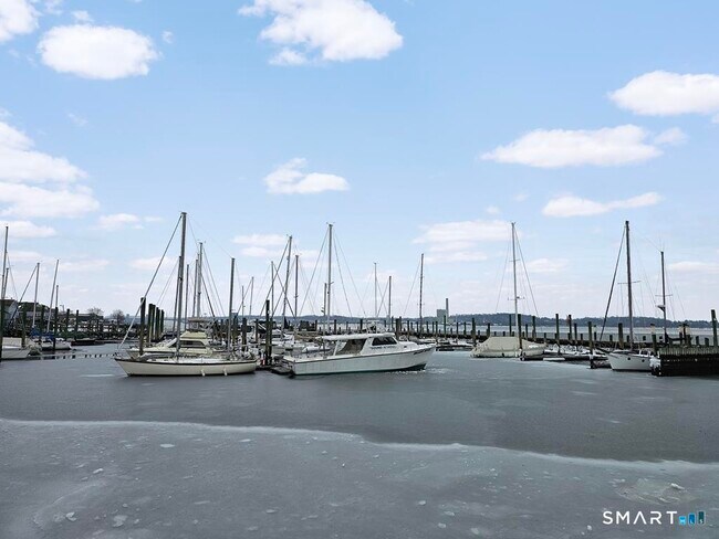 Foto del edificio - 19 Howard Ave