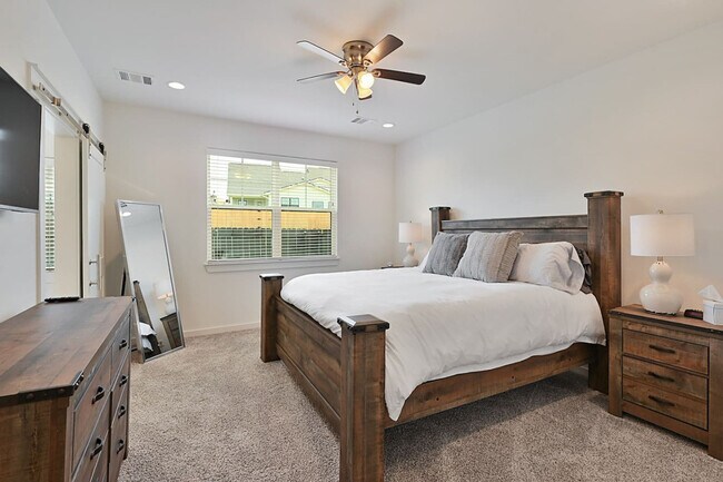 Building Photo - 5048 Mooney Fls Dr