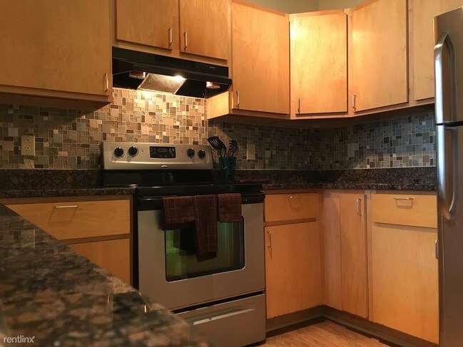 Building Photo - 808 W 44th St